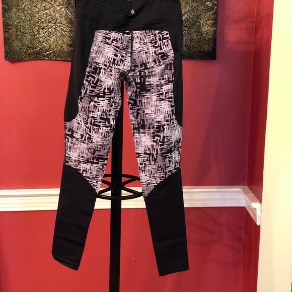 Lou & Grey Athletic Leggings - Picture 2 of 7